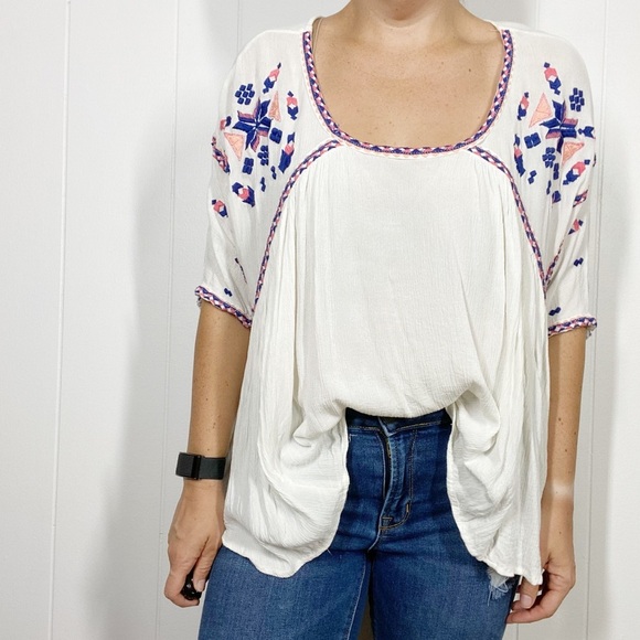 Altar’d State Embroidered Flowy Peasant Top - Picture 2 of 8